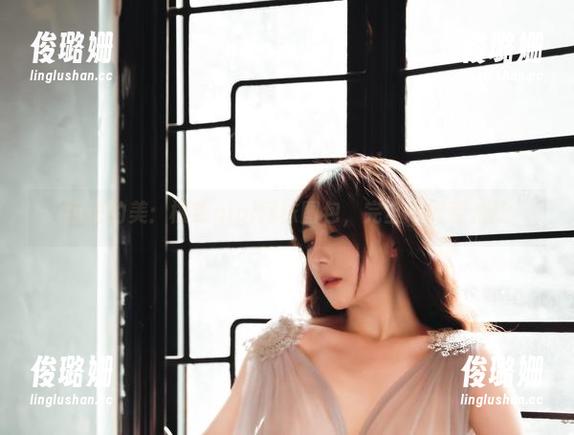 叛逆的美：樱晚gigi网袜图包，完全不需要光环