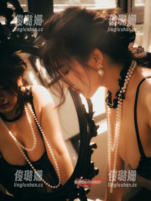 樱晚gigi的高跟鞋，高清原图撞击你的视觉神经！