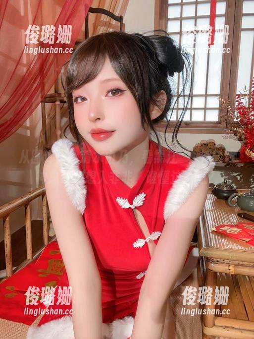 从图库里的清水由乃，看黑江雫，她的眼神总让我想入非非，谁懂这一点？