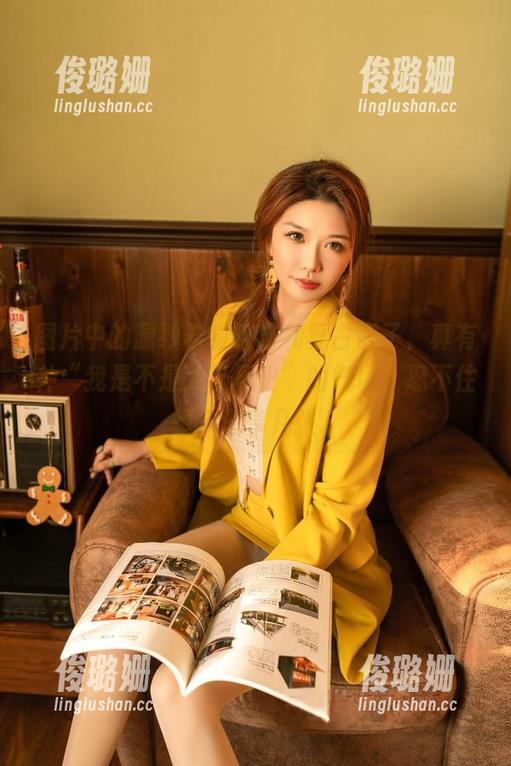 源纱希喵喵喵 图片中的源纱希喵喵喵和复古棚子,真有种“我是不是大于历史”的气场,忍不住想多分享几张。