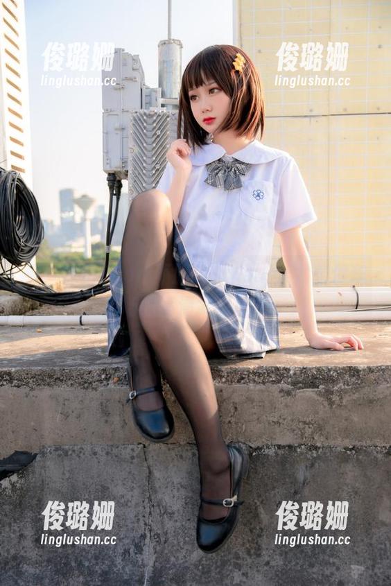 炸蛋Boom 看!炸蛋Boom不服输,YouMi尤蜜停车场的高清武装壁纸
