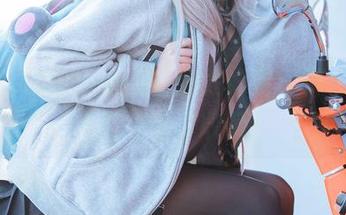 爱了！炸酱沐沐的礼服太好看，真想剪辑成高清写真收藏！