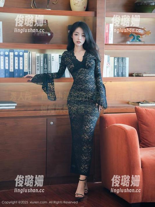 秀人网 - 借着小逗逗的作品，看定制秘书如何玩转爱情与工作！