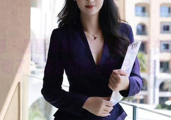 秀人网 - 原图来啦！是小逗逗就在巴厘岛，证明了“海边拍照才能显年轻”？！