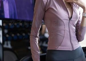 秀人网 - 玄子与她的裸足图库：兴趣使然，下载也无妨