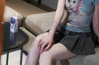 秀人网 - 免费获取白露小猪的高跟鞋图包，谁说鞋子只负责走路？