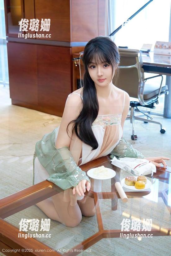 秀人网 - 放飞自我！浴室里见盼盼龙女sunny的拉风姿态，壁纸设计师一定流口水！