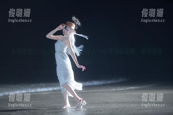大侠纸悦Etsu_ko的高跟鞋会让人一秒变身踩高峰，福利原图在此！