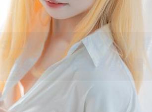纸悦Etsu_ko的破洞背心作品，搭配触手酱令人忍不住想多看几遍