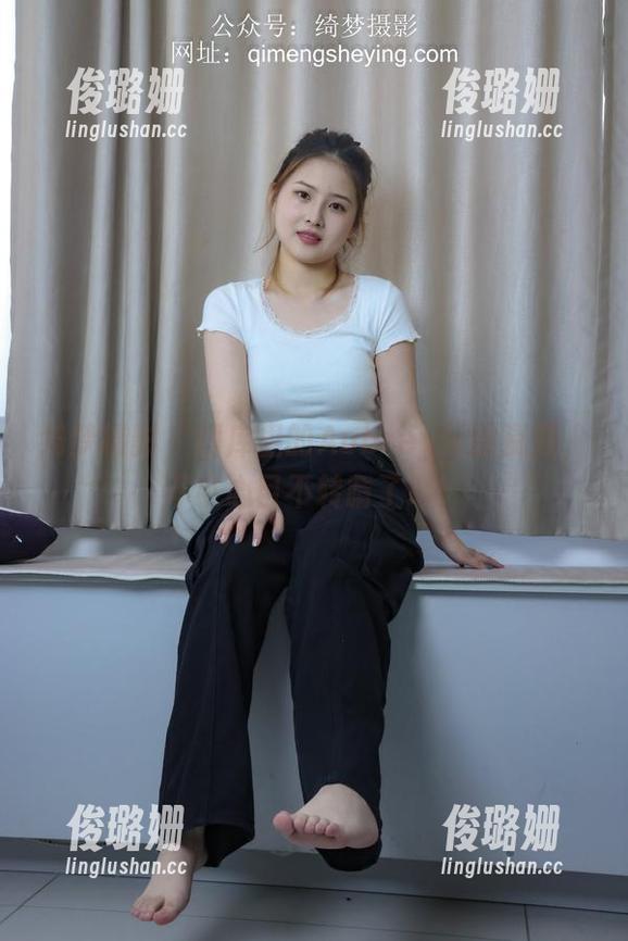 绮梦摄影 - 图库里的Aubrey长腿资源，不小心目不转睛了耶！