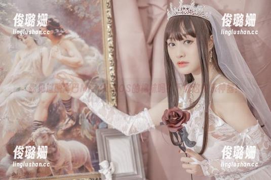 脱尾巴Mizuki 你见过脱尾巴MizukiCOS的棉袜吗?下载这快乐神器!
