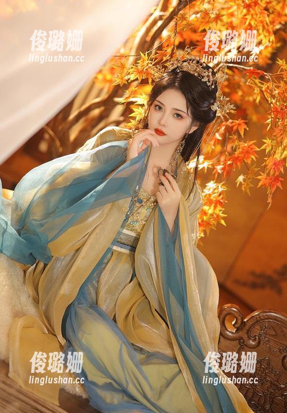 苏嫣qvq的黑丝旗袍：高清的你可能会觉得，噢，这也太养眼了吧！