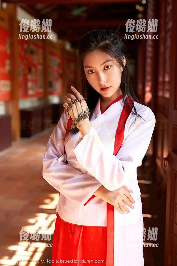 蜜桃社-王婉悠Queen 蜜桃社 - 在王婉悠Queen的睡衣里,真没想到无圣光是种风格