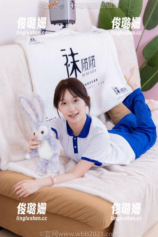 袜啵啵 - 看！稚予的最新写真，白丝（脚尖加固款），真的是好神奇的搭配，究竟有什么魔力？
