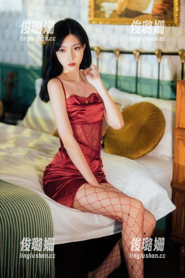 你没想到吧，在许岚LAN的办公室里也可以玩cos。