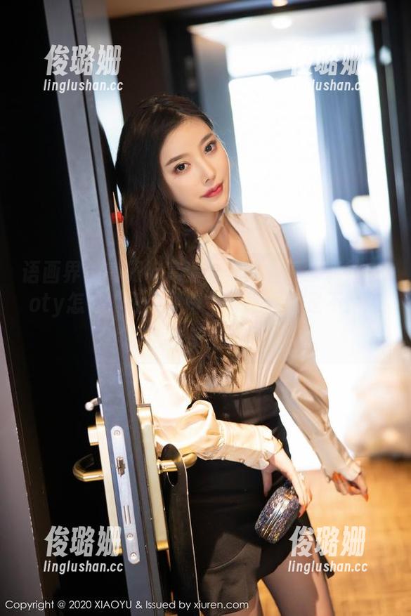 语画界 - 高跟鞋高清合集：看看徐莉芝Booty怎么“征服”每一寸地面，是不是还得给鞋子上保险？