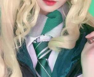 贝儿酱Miki的全套厨娘写真，谁说做饭不能又滋润又撩人？