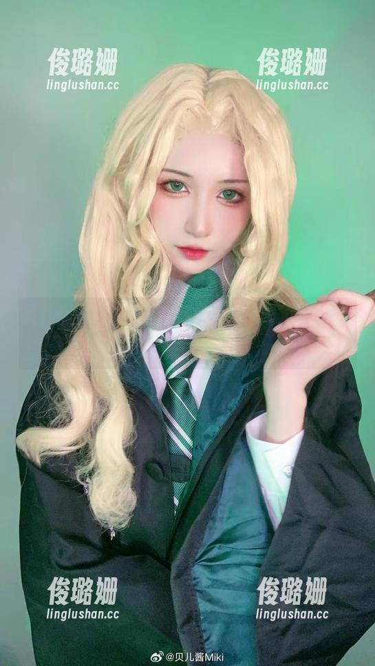 贝儿酱Miki的全套厨娘写真，谁说做饭不能又滋润又撩人？