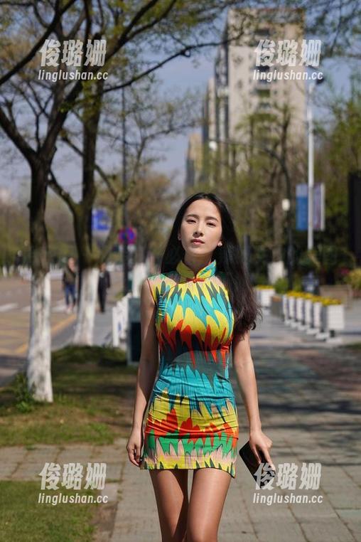 辣妈女神 微密圈 - 泳装打卡必备!辣妈女神的美图让沙滩都自愧不如