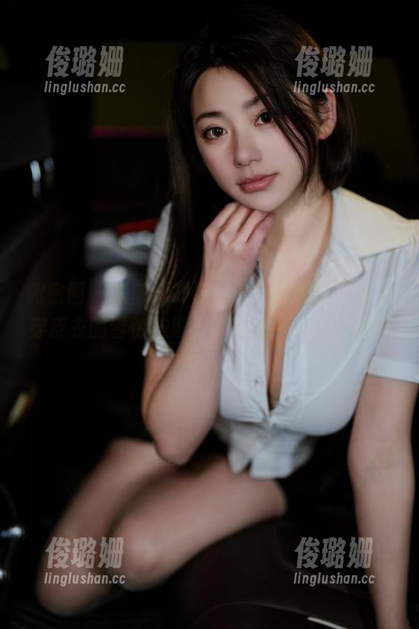 雪怡妹纸 微密圈 - 提前通知你,这高清原图里有个穿皮衣的雪怡妹纸,要准备好心惊肉跳!