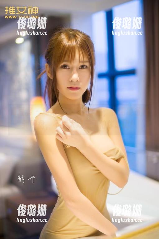 青豆客 - 施忆佳的丝袜作品，你需要备份到网盘，不然太好看了怕你忘记！