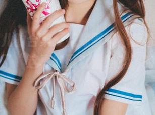 面饼仙儿的合集：花嫁蕾姆，翻看时不小心陷入了“这真的可以婚吗？”的小疑虑。