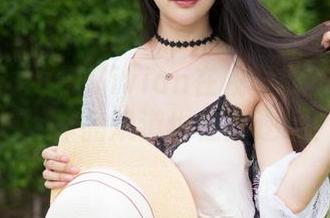 魅妍社 - 妤薇Vivian在校园的沉浸式私拍，作品难道也在叛逆吗？