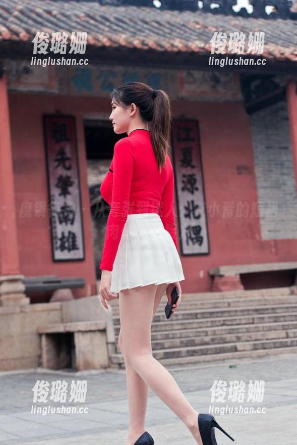 魔镜街拍-艾小青 魔镜街拍 - 从夸张到迷人:艾小青的短裙肉丝美图接力