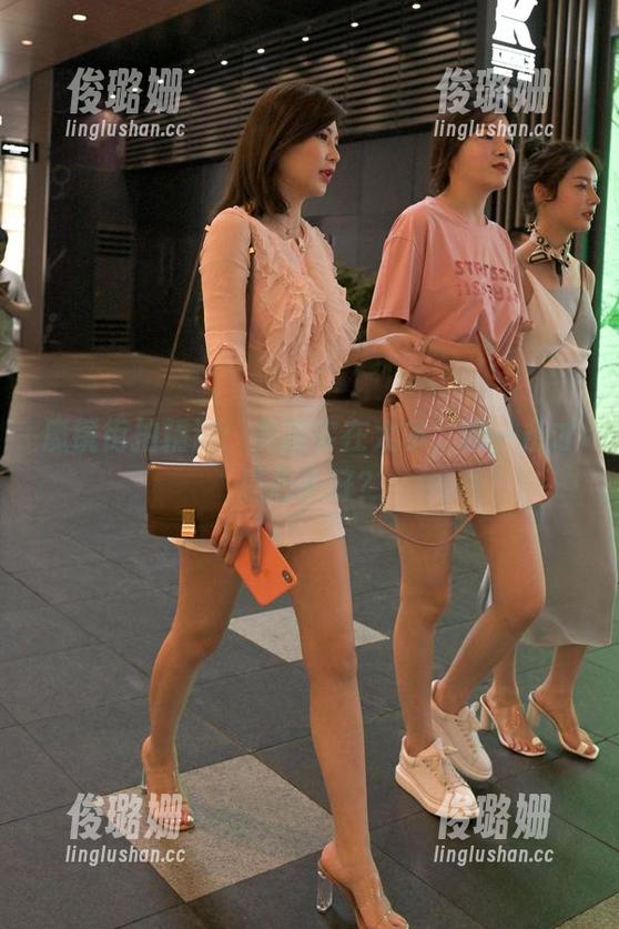 魔镜街拍精选：美腿实在太多，哪一条才是心头好？